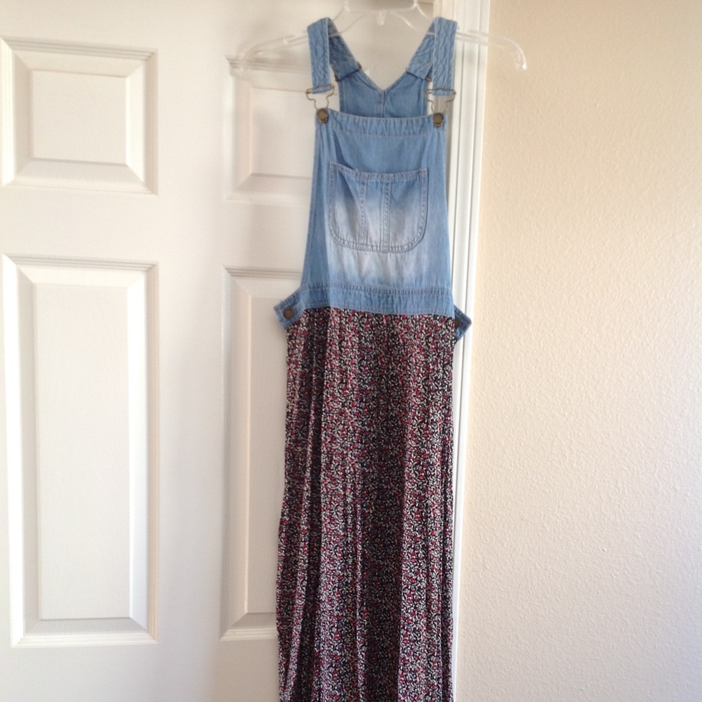 Life in progress size small denim floral dress